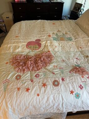 Crate&Barrel Girls Ruffle Ballet Quilt in White, Pink and Coral